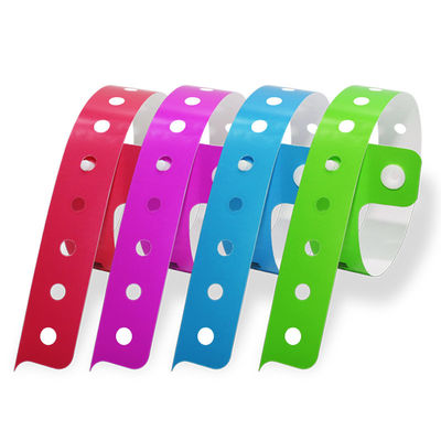 Gepersonaliseerde zelfklevende armbanden evenement vinyl pvc armbanden