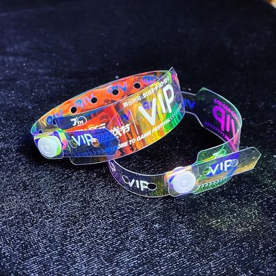 Leverancier Groothandel Waterdicht Glanzend Armband Custom Words Party Gift Park Event Glitter Transparent Laser PVC Armband
