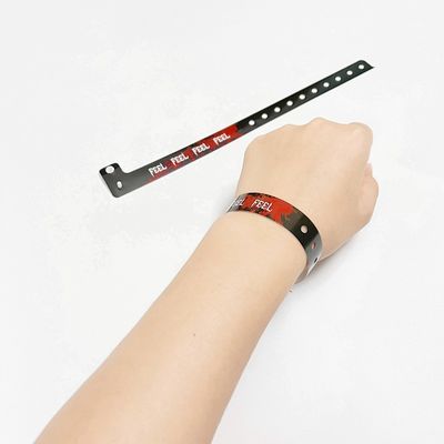 Custom Logo Promotion Item Armbanden Vinyl Eenlaag PVC Waterdicht Kleurrijk Met Barcode
