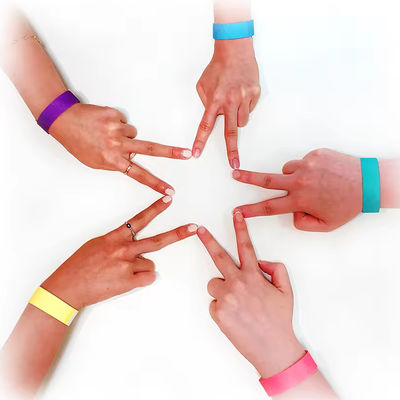 Gepersonaliseerde Tyvek Event Armbanden Barcode Nummer Waterdicht Event Partij Identificatie Toegang Papier Armband