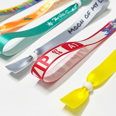 Aanpasbaar logo Polyester geweven kleding Armbanden Concert Promotie Evenementen Geschenk Verstelbare lengte