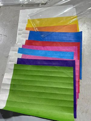 Gebeurtenis Custom Tyvek Armbanden Barcoding Genummerd Waterdicht Pool Party Identificatie Toegang Toelating Papieren Armbanden
