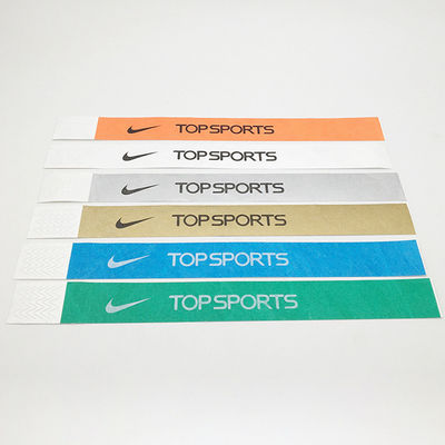 Custom Logo Sequentiële genummerde Tyvek Armband Pool Waterdicht Volkleurend Printen Wegwerp Armband Armbanden
