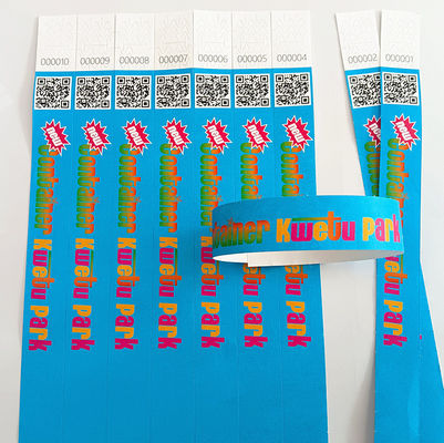 Gepersonaliseerde logo's Sequentiële nummering Codering Tyvek Armbanden Pool Waterdicht Volkleurig Drukpapier Armband Armband