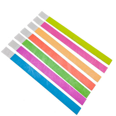 Waterdichte en verstelbare Tyvek papieren armbanden voor eventfestival Custom Logo Printing