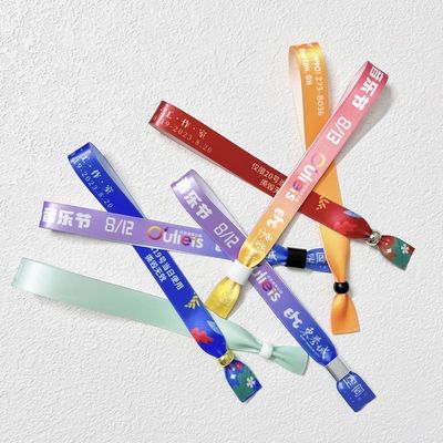 Leverancier Geweven kleding Armbanden Festival Concert Promotie Evenement Ribbon Stof Met Verschillende Ontwerpen