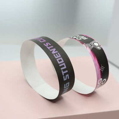 Volkleurig Custom Logo Tyvek Armbanden Beveiliging Sequentiële nummering Barcoding Verschillende kleuren