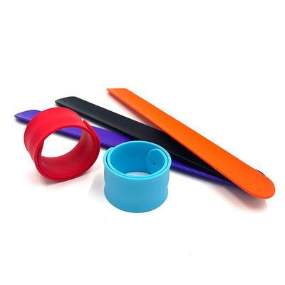 Gepersonaliseerde Silikon Slap Armbanden Voor Reclame Gepersonaliseerde Silikon Armband Promotie Bedrijfsevenement Armband