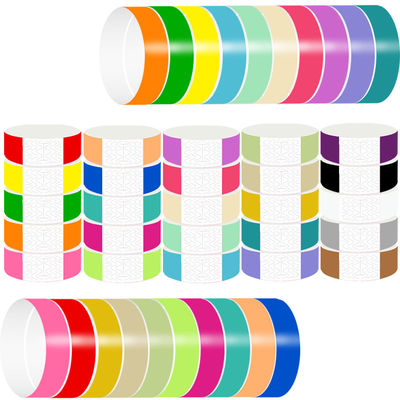 Waterdicht eenmalig armband met QR-code en serienummer voor 2025 Event VIP toegangsbewijs op synthetisch papier