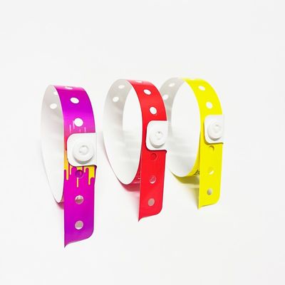 Custom logo wegwerpaand PVC/Vinyl polsband met tabbladen voor evenementen
