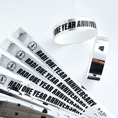 Glitter Party Polsbandjes: Voeg wat glamour toe aan je evenement met gepersonaliseerde holografische bandjes