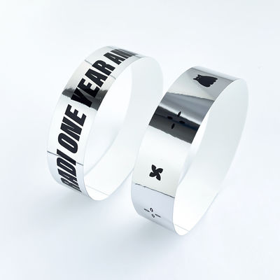 Voeg logo-tekst toe Unisex plastic Glitter Party Armbanden voor evenementenpromotie