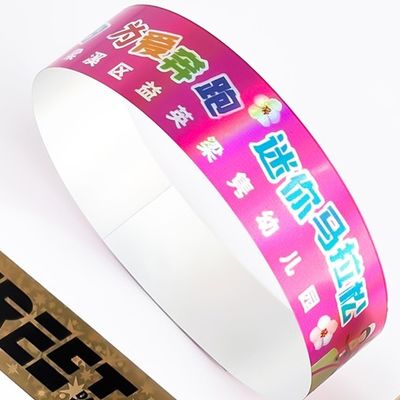 Op maat gemaakte gepersonaliseerde holografische polsbandjes, wegwerpbaar voor evenementtoegang en branding